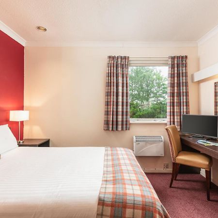 Highlander Hotel 'A Bespoke Hotel' Newtonmore Exterior photo