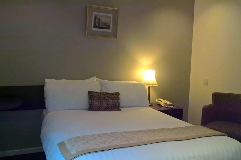 Highlander Hotel 'A Bespoke Hotel' Newtonmore Exterior photo