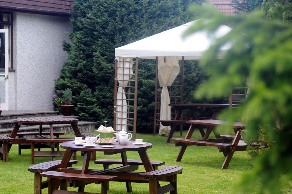 Highlander Hotel 'A Bespoke Hotel' Newtonmore Exterior photo