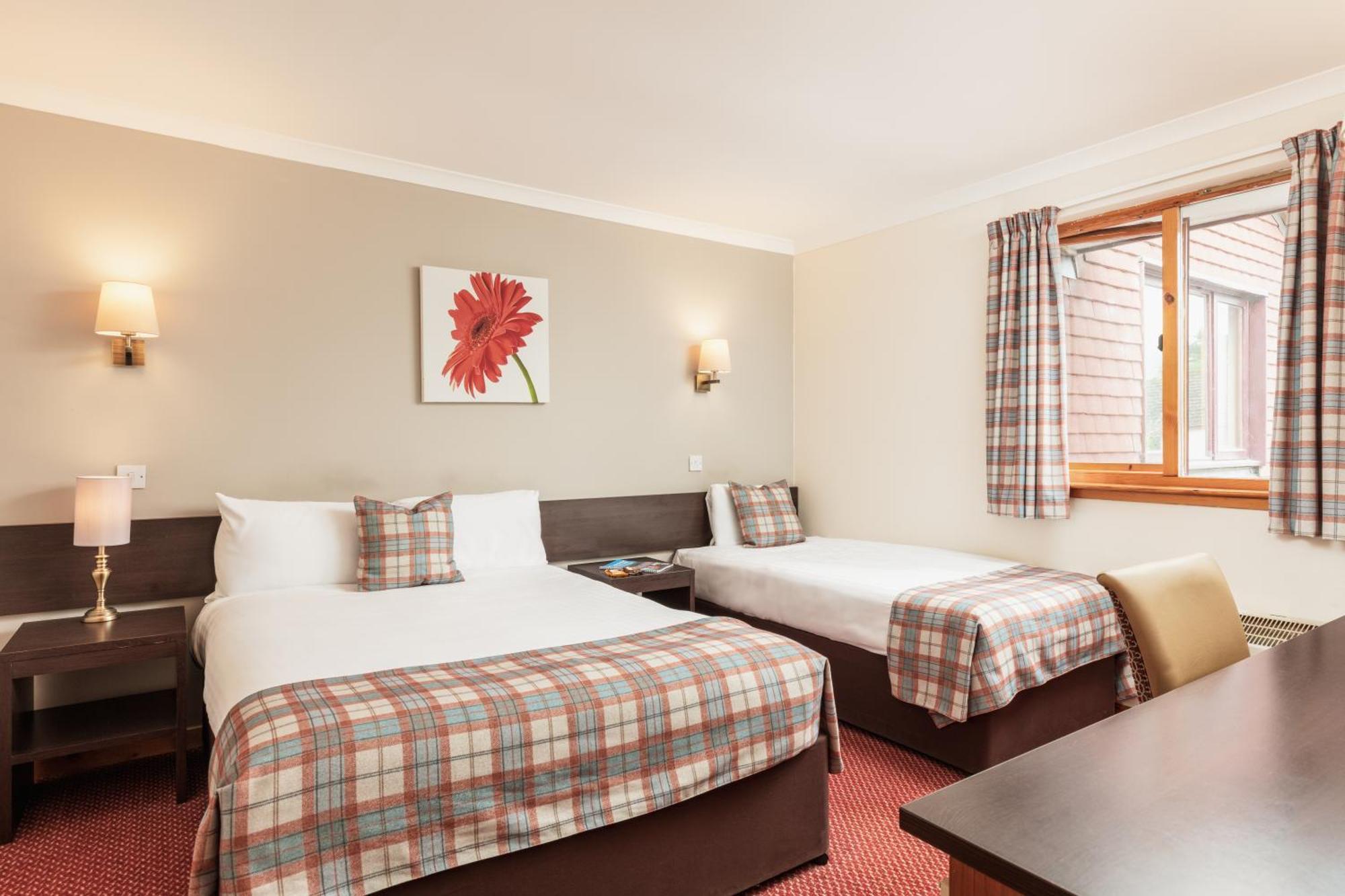 Highlander Hotel 'A Bespoke Hotel' Newtonmore Exterior photo