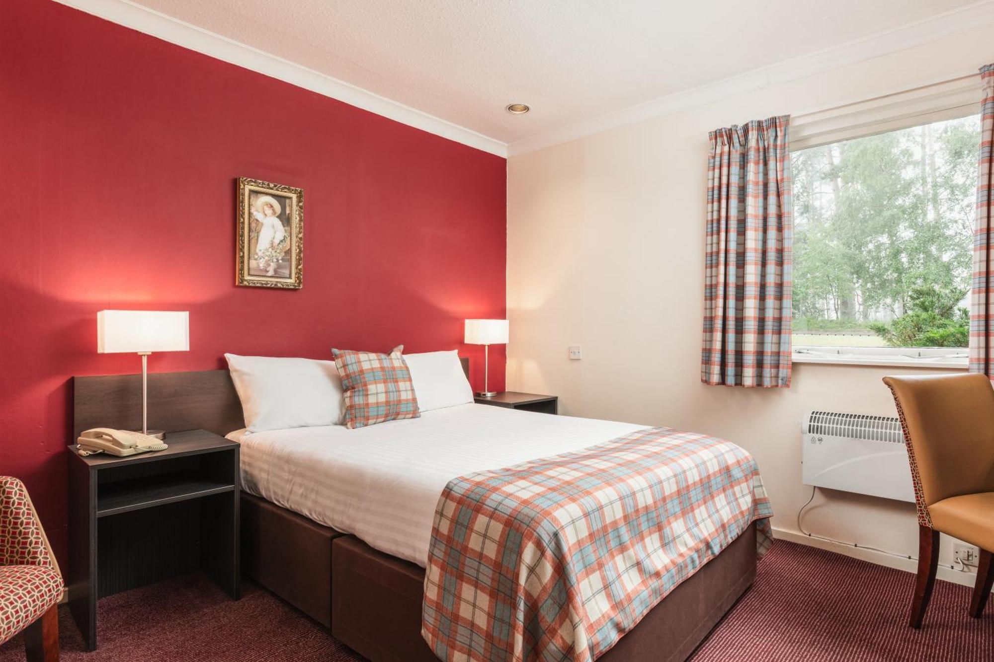 Highlander Hotel 'A Bespoke Hotel' Newtonmore Exterior photo