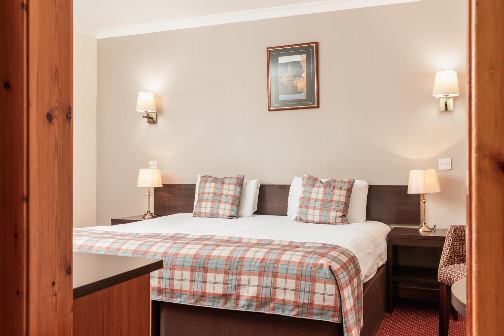 Highlander Hotel 'A Bespoke Hotel' Newtonmore Exterior photo