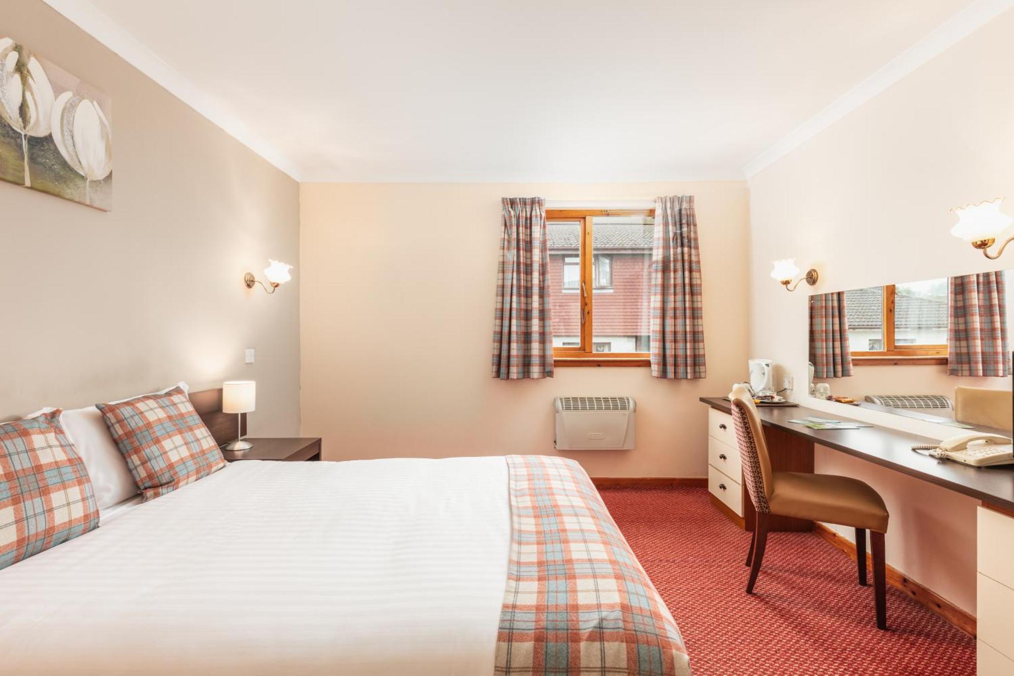 Highlander Hotel 'A Bespoke Hotel' Newtonmore Exterior photo