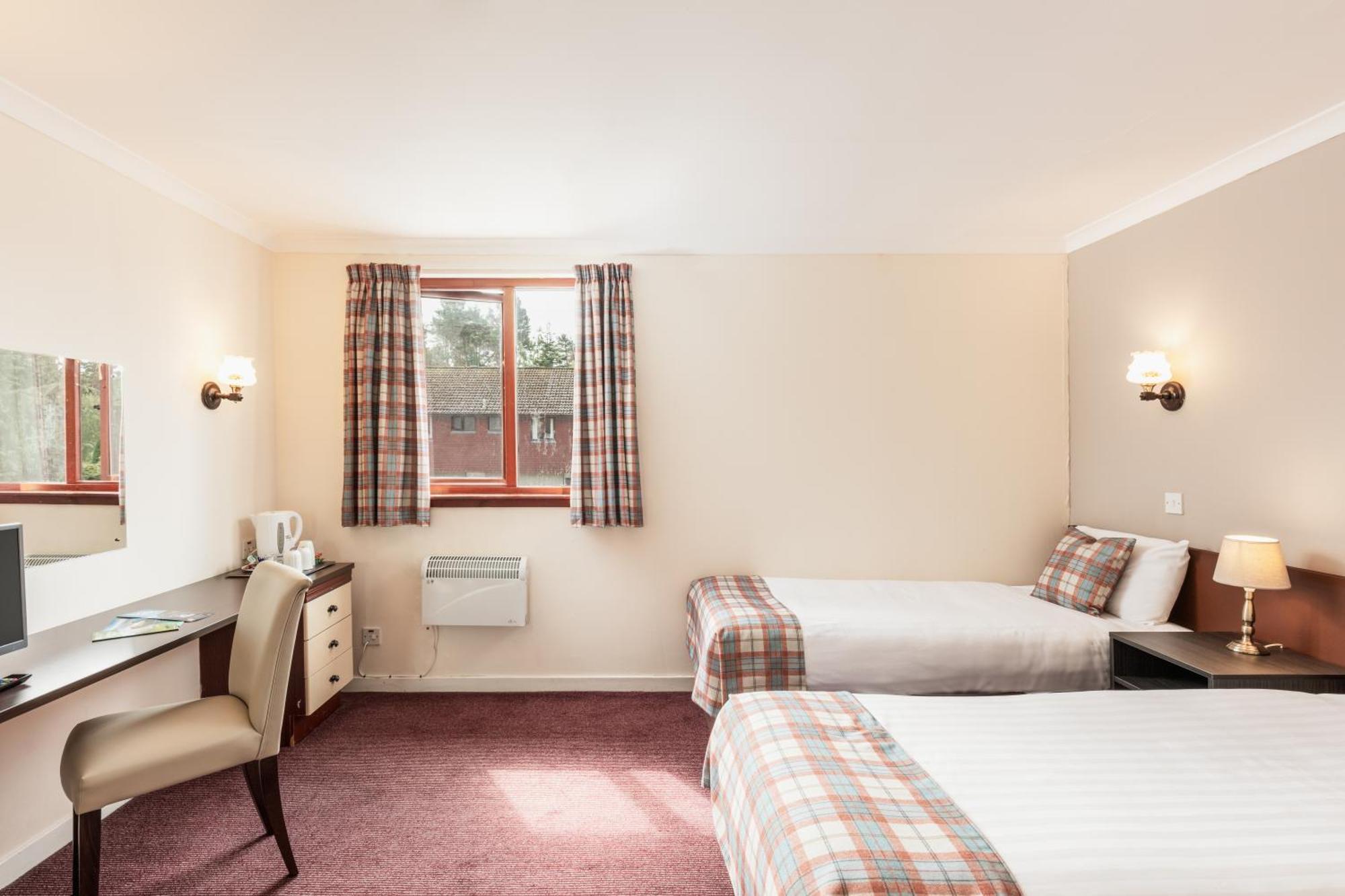 Highlander Hotel 'A Bespoke Hotel' Newtonmore Exterior photo